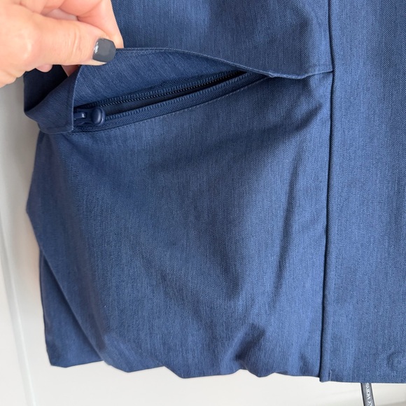 Helly Hansen women’s young adults winter parka like new - Picture 7 of 9